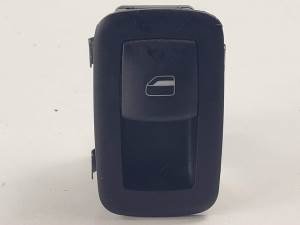 MANDO ELEVALUNAS TRASERO DERECHO 04602927AA CHRYSLER GRAND VOYAGER Autodesguaces Alicante