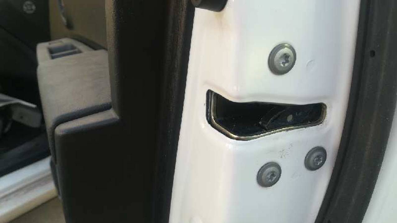CERRADURA PUERTA DELANTERA DERECHA