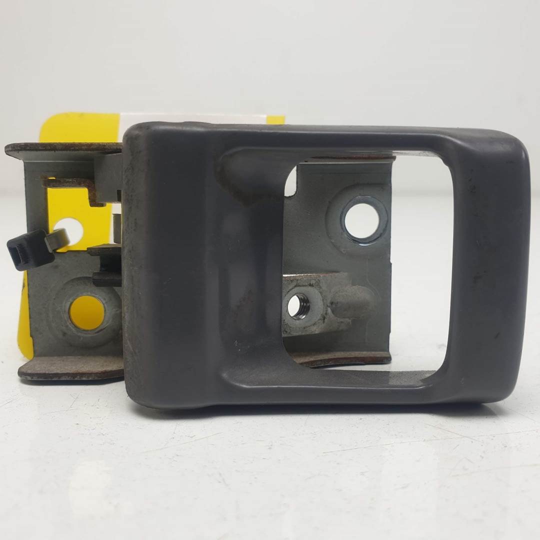 MANETA INTERIOR DELANTERA IZQUIERDA - NISSAN - CABSTAR E
