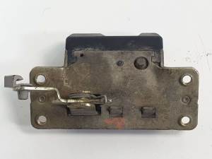 CERRADURA MALETERO / PORTON 90563999 OPEL ZAFIRA A Autodesguaces Alicante