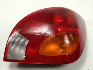 PILOTO TRASERO DERECHO 96FG13N004 FORD FIESTA BERLINA (DX) Autodesguaces Alicante