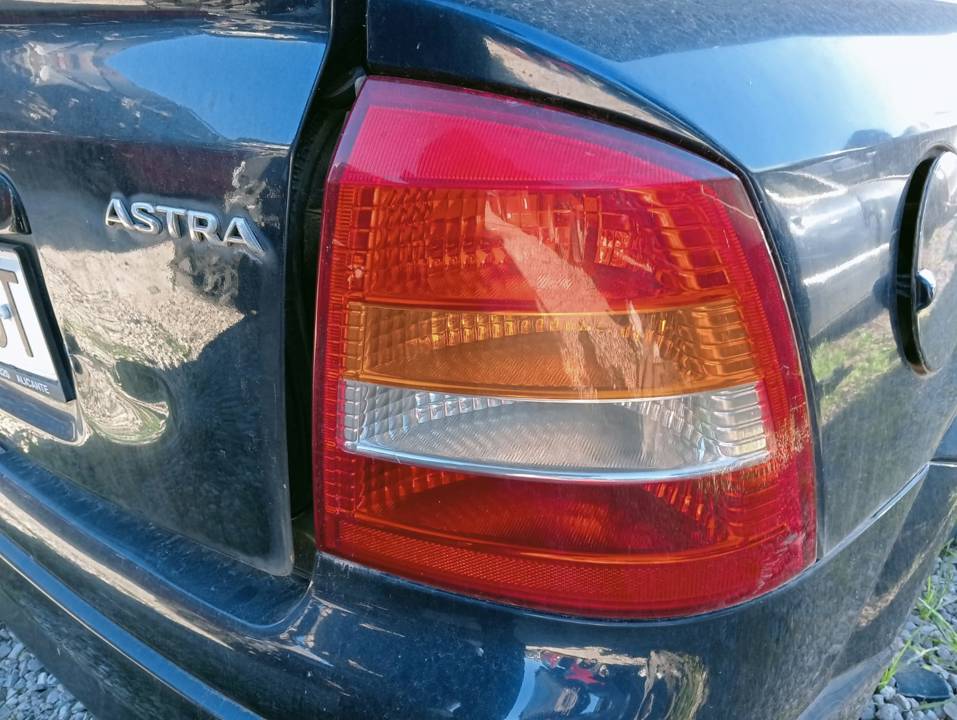 PILOTO TRASERO DERECHO