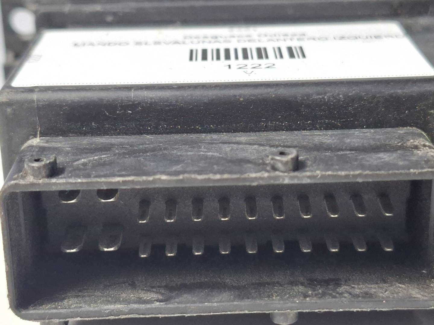 Foto 2 de Mando Elevalunas Delantero Izquierdo Volkswagen Passat Variant (3b5) (1997–2000)