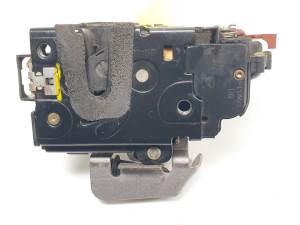 CERRADURA PUERTA DELANTERA DERECHA 4E1837016 AUDI A8 (4E2) Autodesguaces Alicante