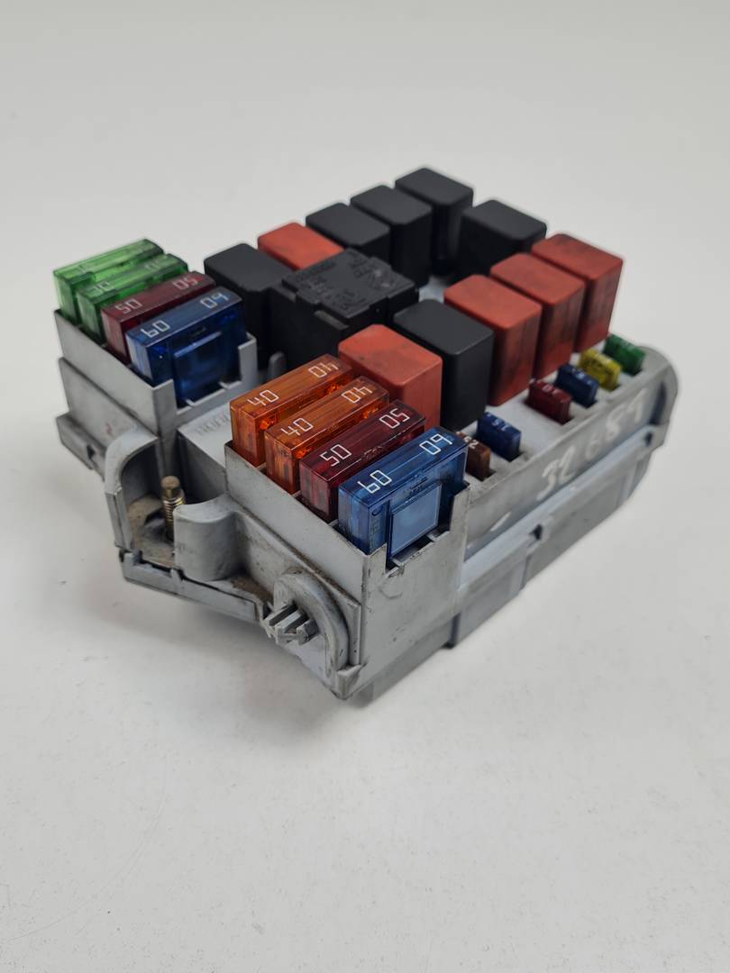 CAJA RELES / FUSIBLES - 1332044080 - PEUGEOT - BOXER CAJA CERRADA (RS2850)(290/330)('02->)
