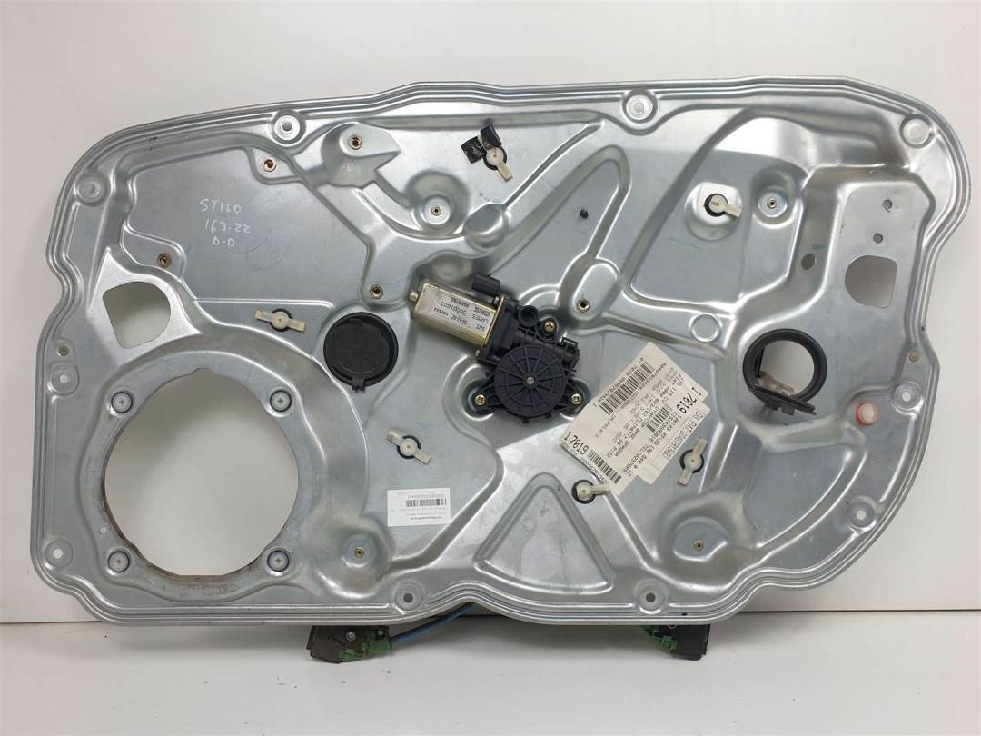 ELEVALUNAS DELANTERO DERECHO - 00467813420 - FIAT - STILO (192)