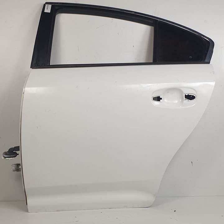 PUERTA TRASERA IZQUIERDA - TOYOTA - AVENSIS
