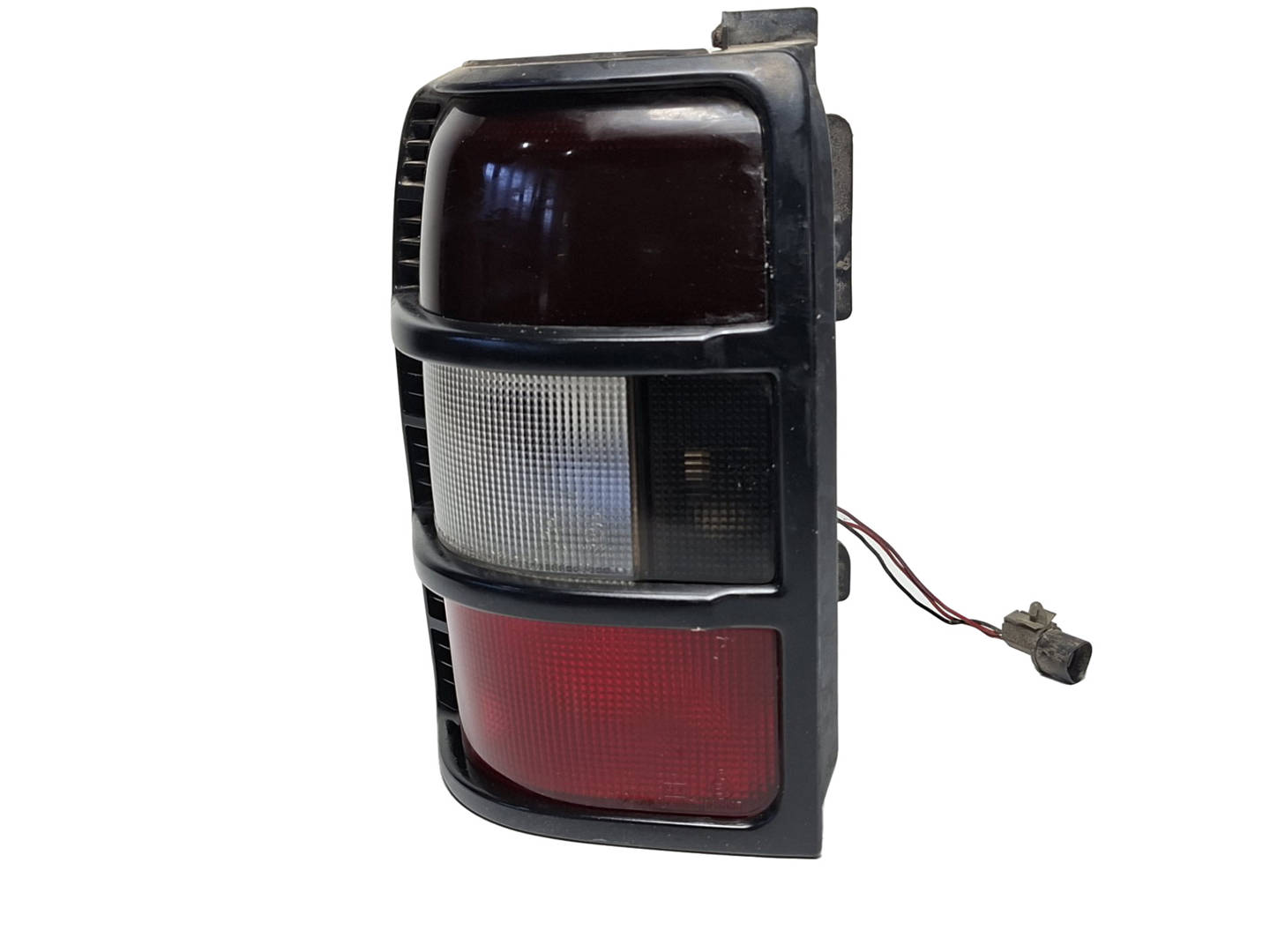 Piloto Trasero Derecho Mitsubishi Montero (v20/v40) (1991–1996)