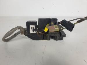 CERRADURA PUERTA DELANTERA DERECHA KIA CARENS (FJ) Autodesguaces Alicante