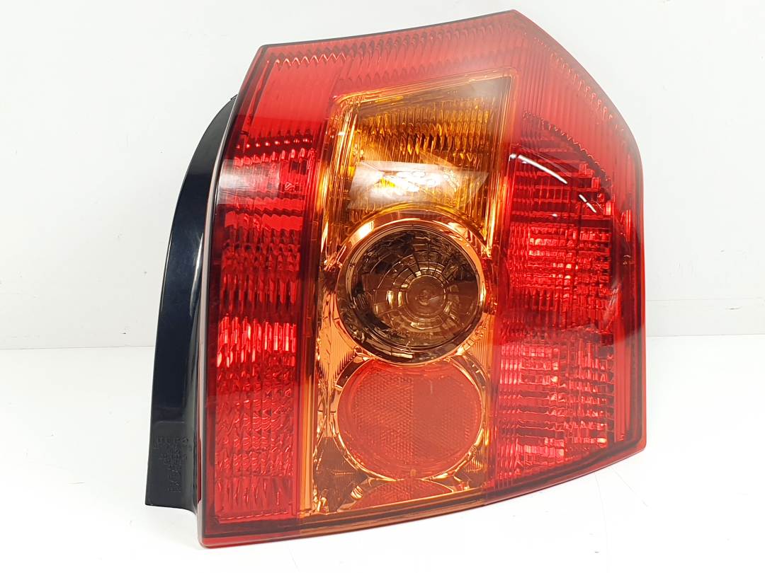 PILOTO TRASERO DERECHO - 0821219K4RB - TOYOTA - COROLLA (E12)