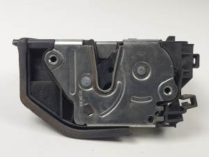 CERRADURA PUERTA DELANTERA IZQUIERDA BMW SERIE 1 BERLINA (E81/E87) Autodesguaces Alicante
