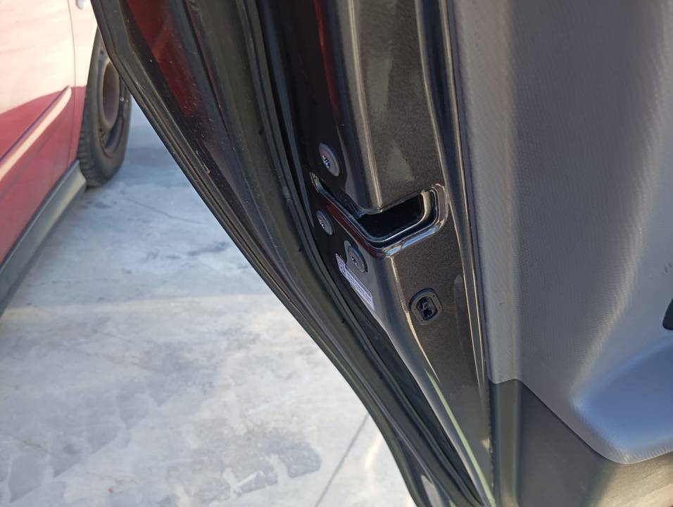 CERRADURA PUERTA TRASERA IZQUIERDA