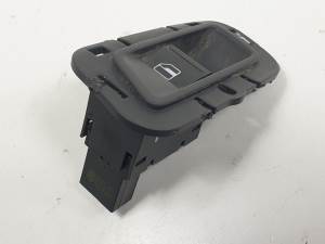 MANDO ELEVALUNAS TRASERO DERECHO 5N0867256 VOLKSWAGEN TIGUAN (5N1) Autodesguaces Alicante