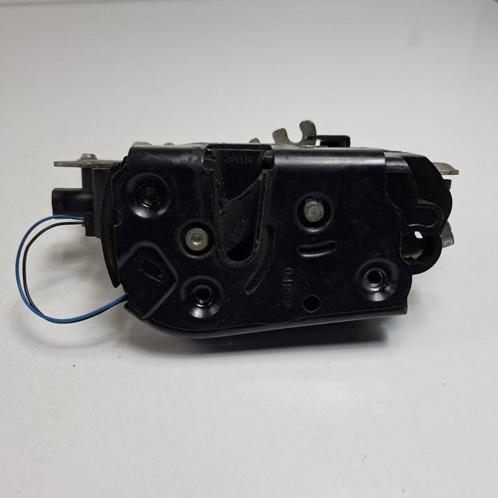 CERRADURA PUERTA DELANTERA DERECHA A6397201335 MERCEDES VIANO (W639) Autodesguaces Alicante