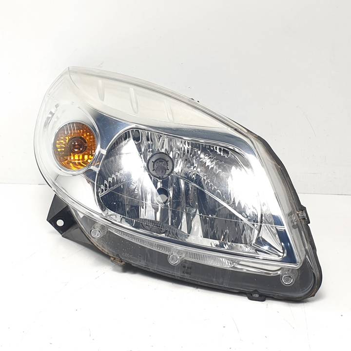 FARO DERECHO 8200733877 DACIA SANDERO Autodesguaces Alicante