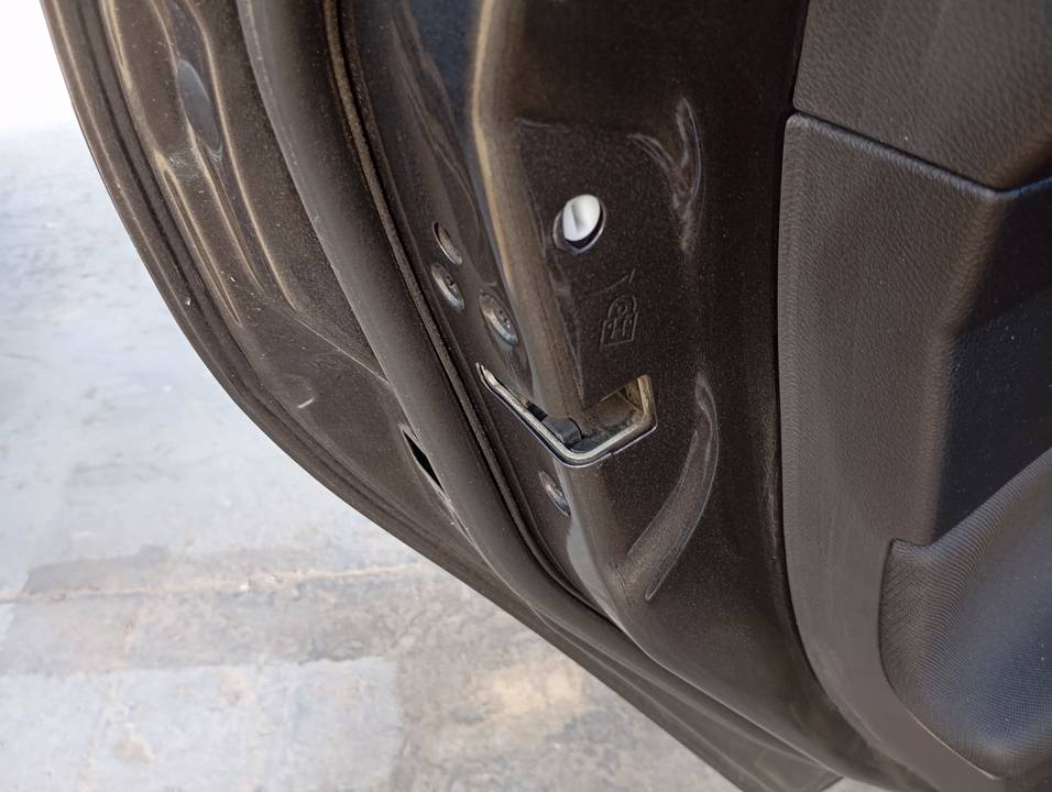 CERRADURA PUERTA TRASERA IZQUIERDA