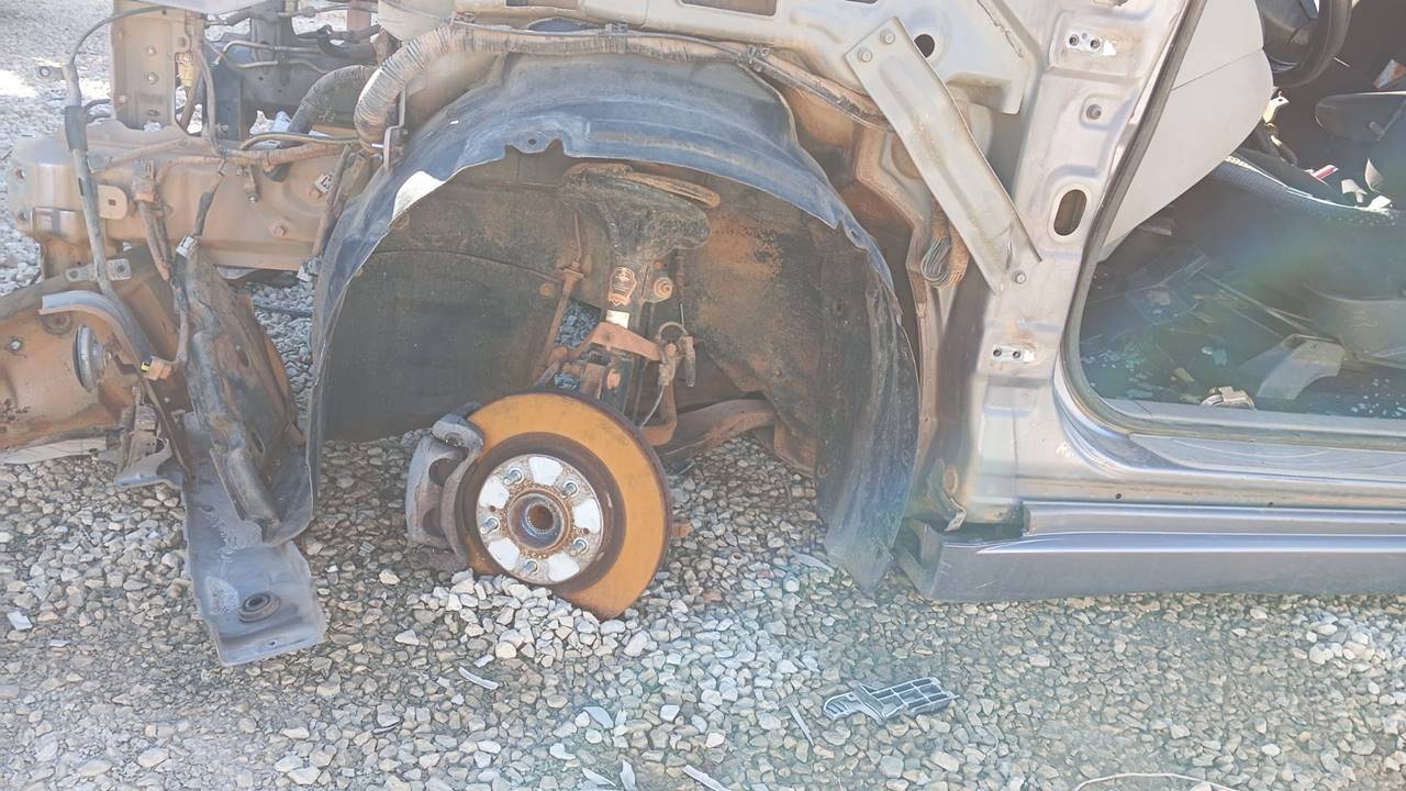 PASO RUEDA DELANTERO IZQUIERDO