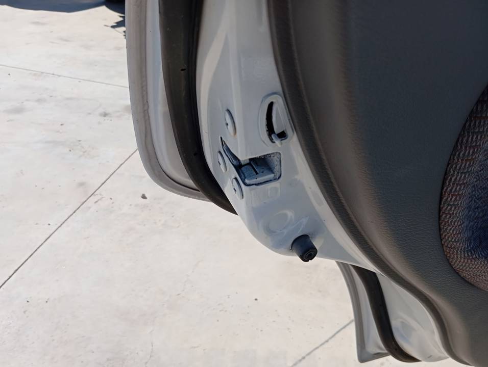 CERRADURA PUERTA TRASERA IZQUIERDA