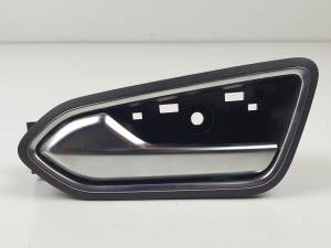 MANETA INTERIOR TRASERA IZQUIERDA 806719965R RENAULT CAPTUR II Autodesguaces Alicante