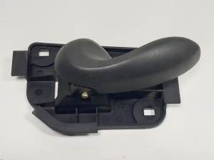 MANETA INTERIOR TRASERA IZQUIERDA FIAT PUNTO BERLINA (188) Autodesguaces Alicante