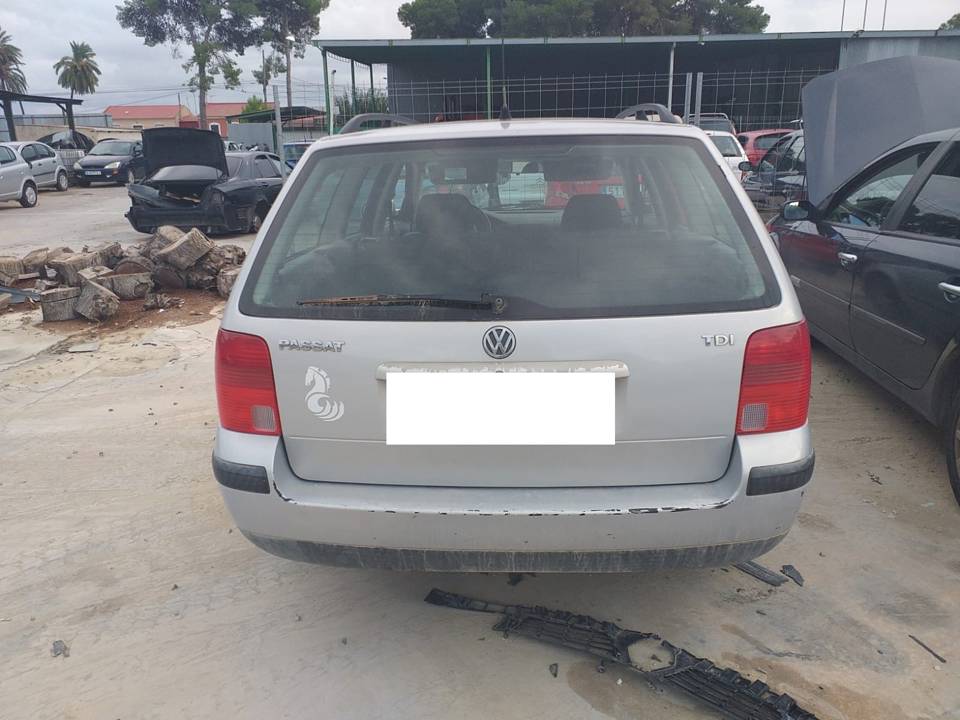 Imagen del vehículo VOLKSWAGEN PASSAT VARIANT (3B5)