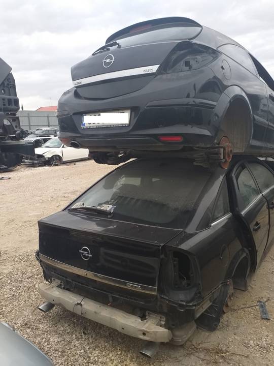 Imagen del vehículo OPEL VECTRA C BERLINA