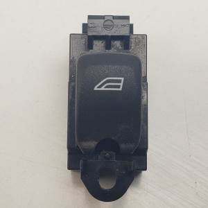 MANDO ELEVALUNAS TRASERO DERECHO 31272006 VOLVO V70 FAMILIAR Autodesguaces Alicante