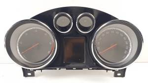 CUADRO INSTRUMENTOS 13333344 OPEL INSIGNIA BERLINA Autodesguaces Alicante