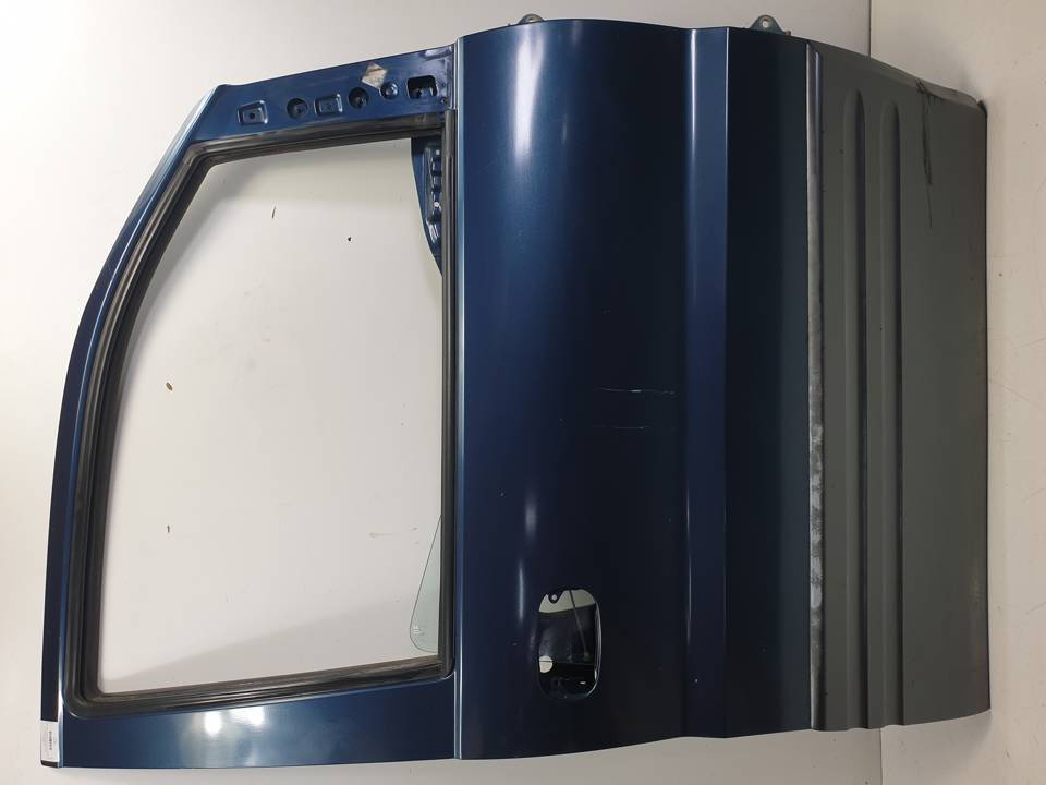 PUERTA DELANTERA DERECHA HYUNDAI H-1 Autodesguaces Alicante