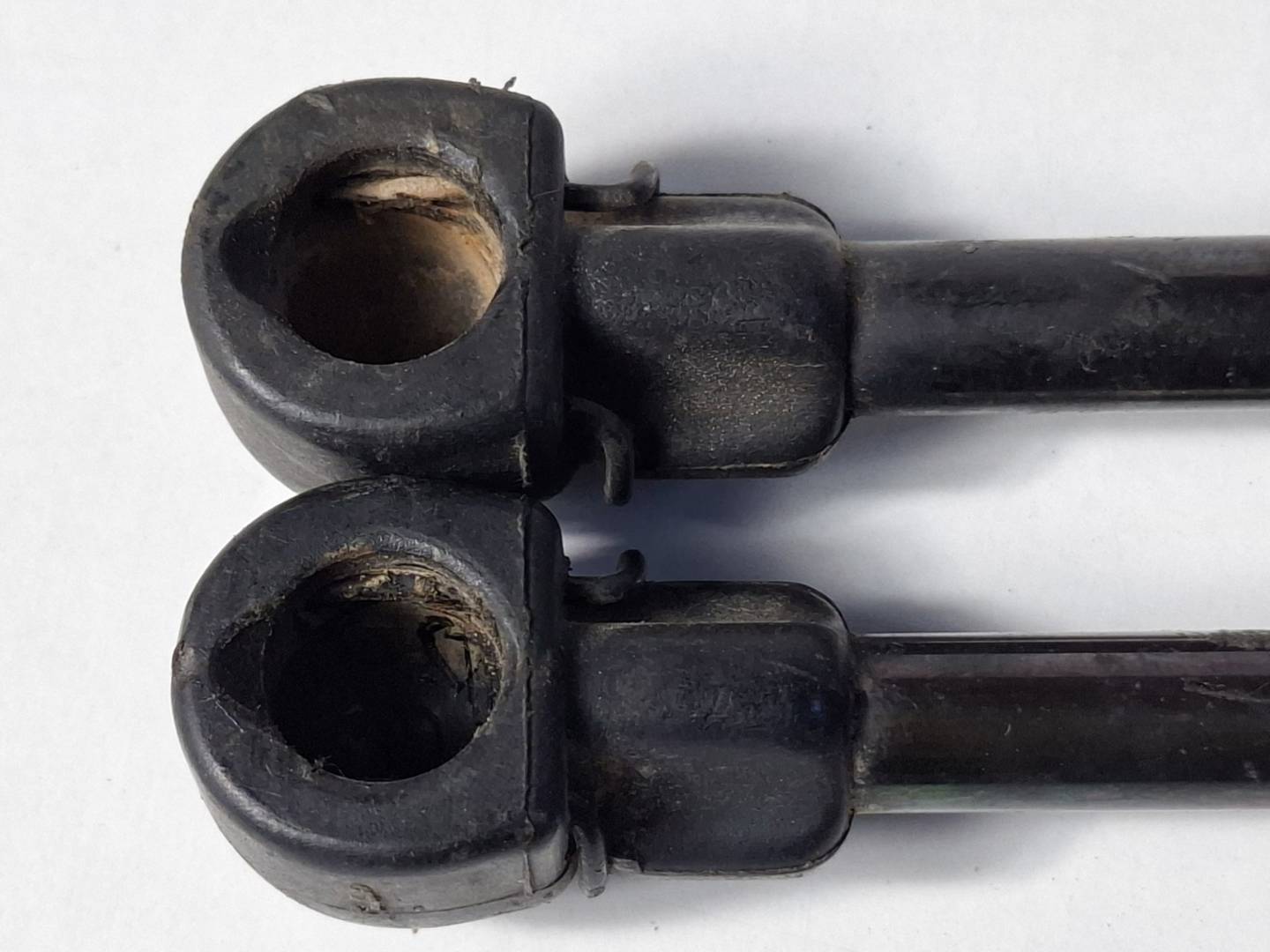 Foto 2 de Amortiguadores Maletero / Porton Peugeot 306 Berlina (s2) (1997–2003)