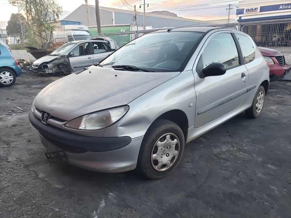 PEUGEOT 206 BERLINA (1998 - 2010)