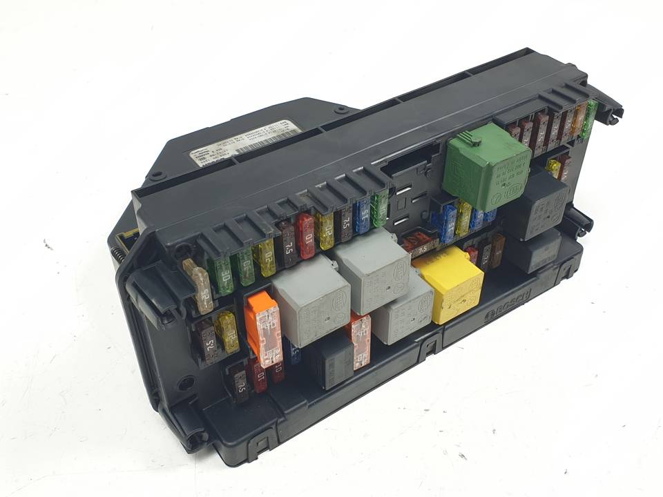 CAJA RELES / FUSIBLES A2129005912 MERCEDES CLASE C (W204) FAMILIAR Autodesguaces Alicante