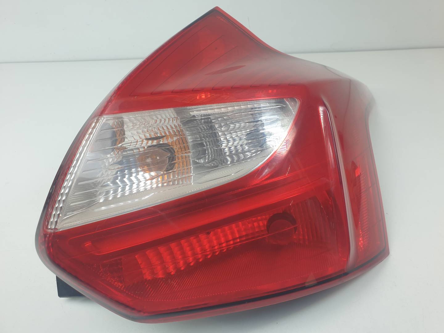 Feu arrière droit - BM5113404AG - FORD - FOCUS LIM. (CB8)