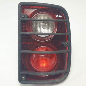 PILOTO TRASERO DERECHO AMR4003 LAND ROVER FREELANDER (LN) Autodesguaces Alicante
