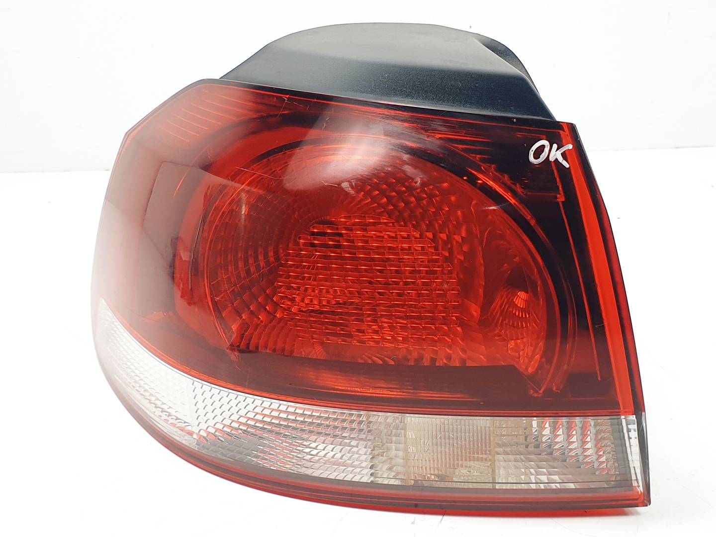PILOTO TRASERO IZQUIERDO - 5K0945257 - VOLKSWAGEN - GOLF VI (5K1)