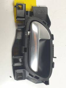 MANETA INTERIOR TRASERA IZQUIERDA 96555518VV PEUGEOT 208 Autodesguaces Alicante