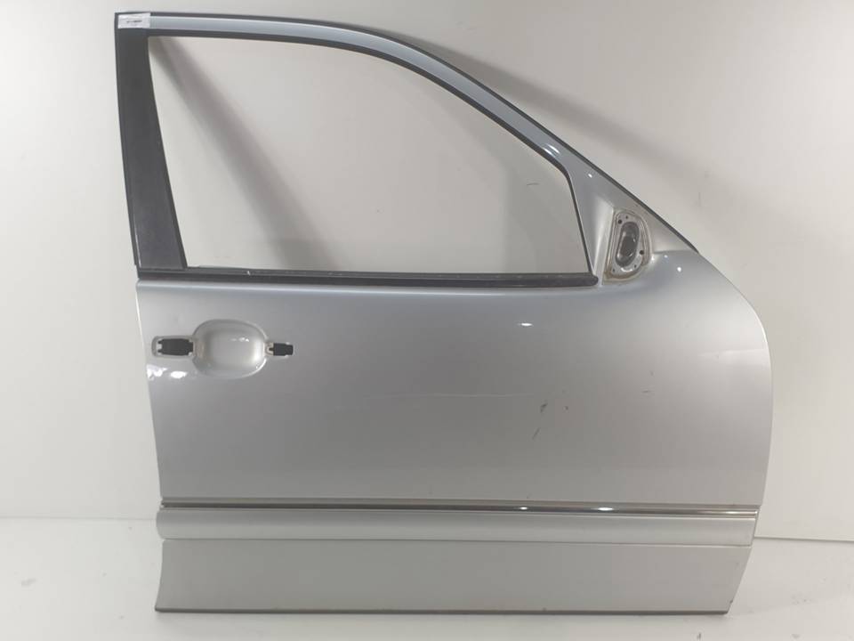 PUERTA DELANTERA DERECHA MERCEDES CLASE E (W210) BERLINA Autodesguaces Alicante