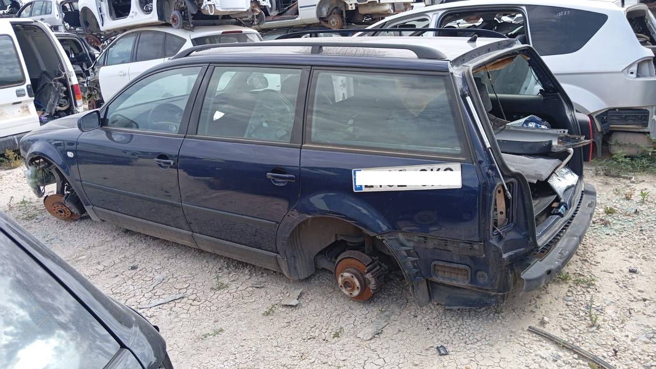 Imagen del vehículo VOLKSWAGEN PASSAT VARIANT (3B6)