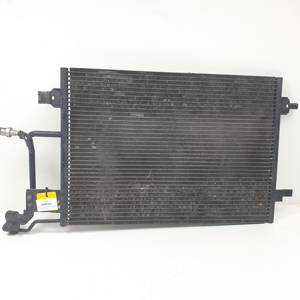 CONDENSADOR / RADIADOR AIRE ACONDICIONADO 8D0260401G VOLKSWAGEN PASSAT BERLINA (3B2) Autodesguaces Alicante