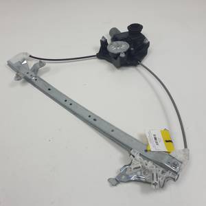 ELEVALUNAS TRASERO IZQUIERDO 8572042140 TOYOTA RAV4 Autodesguaces Alicante