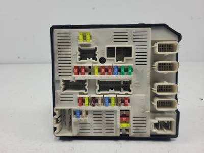 CAJA RELES / FUSIBLES 284B61871R RENAULT MEGANE III COUPE Autodesguaces Alicante