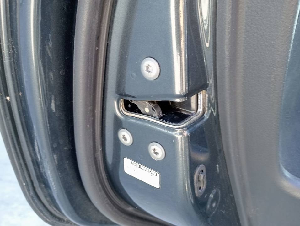 CERRADURA PUERTA TRASERA IZQUIERDA