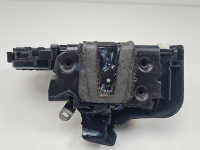 CERRADURA PUERTA TRASERA DERECHA FQM500360 LAND ROVER FREELANDER 2 (LR2) (L359) Autodesguaces Alicante