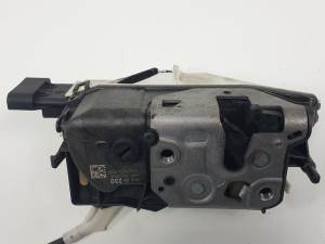 CERRADURA PUERTA DELANTERA DERECHA 3352N2619I3 PEUGEOT 3008 (T84) Autodesguaces Alicante