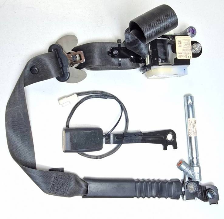 CINTURON SEGURIDAD DELANTERO IZQUIERDO 888103U200ED KIA SPORTAGE (SL) Autodesguaces Alicante