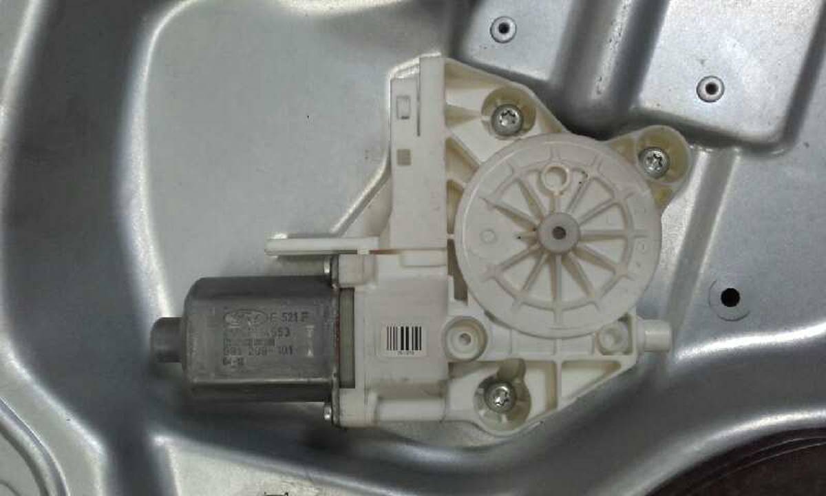 MOTOR ELEVALUNAS DELANTERO DERECHO