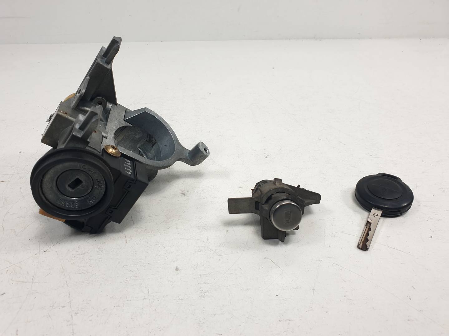 ANTIRROBO - MR955230 - SMART - FORFOUR (W454)