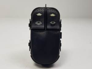 MANDO ELEVALUNAS DELANTERO IZQUIERDO 98AG14529AC FORD FOCUS BERLINA (CAK) Autodesguaces Alicante