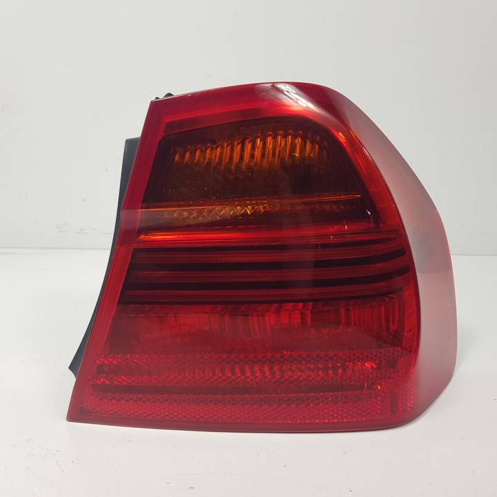 PILOTO TRASERO DERECHO 6937458 BMW SERIE 3 BERLINA (E90) Autodesguaces Alicante