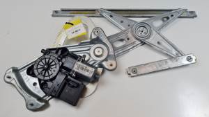ELEVALUNAS TRASERO DERECHO 966415102 RENAULT SCENIC III (JZ) Autodesguaces Alicante